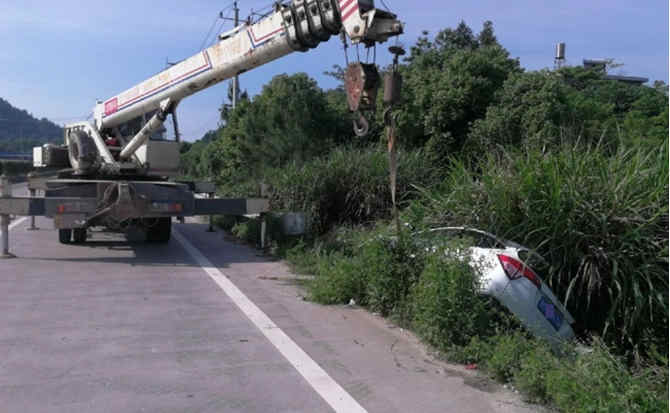 射洪重载吊车救援 射洪重载吊车救援